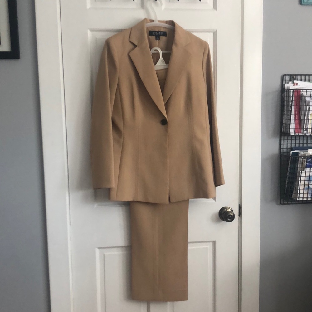 2 piece Woman’s pant suit